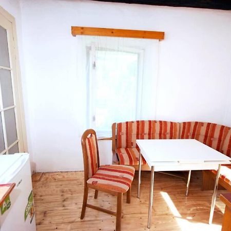 Villa Pobyt V Chko Ceske Stredohori Pod Horou Milesovkou Teplitz Exterior foto